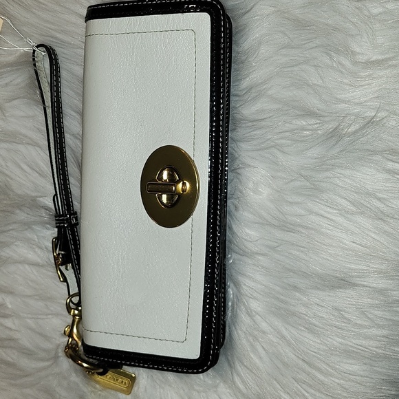 Meet your Posher, Terry @goldpoppyfields - Picture 10 of 15